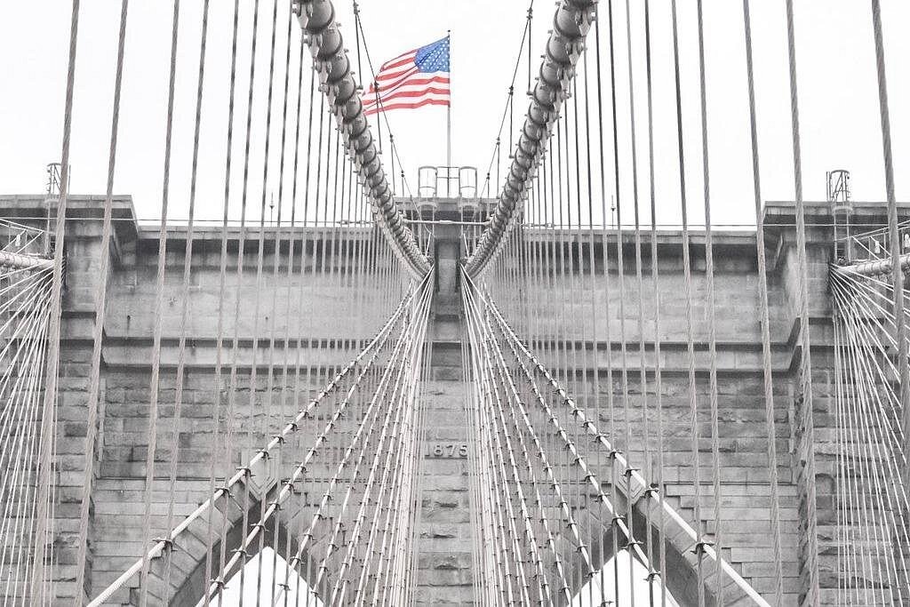 Brooklyn Bridge & DUMBO Neighborhood Tour - from Manhattan to Brooklyn